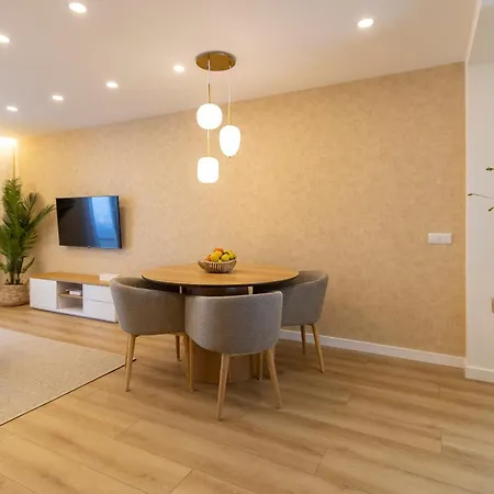 Luxury Pine Tree - Golf & Tennis Court & Pools شقة